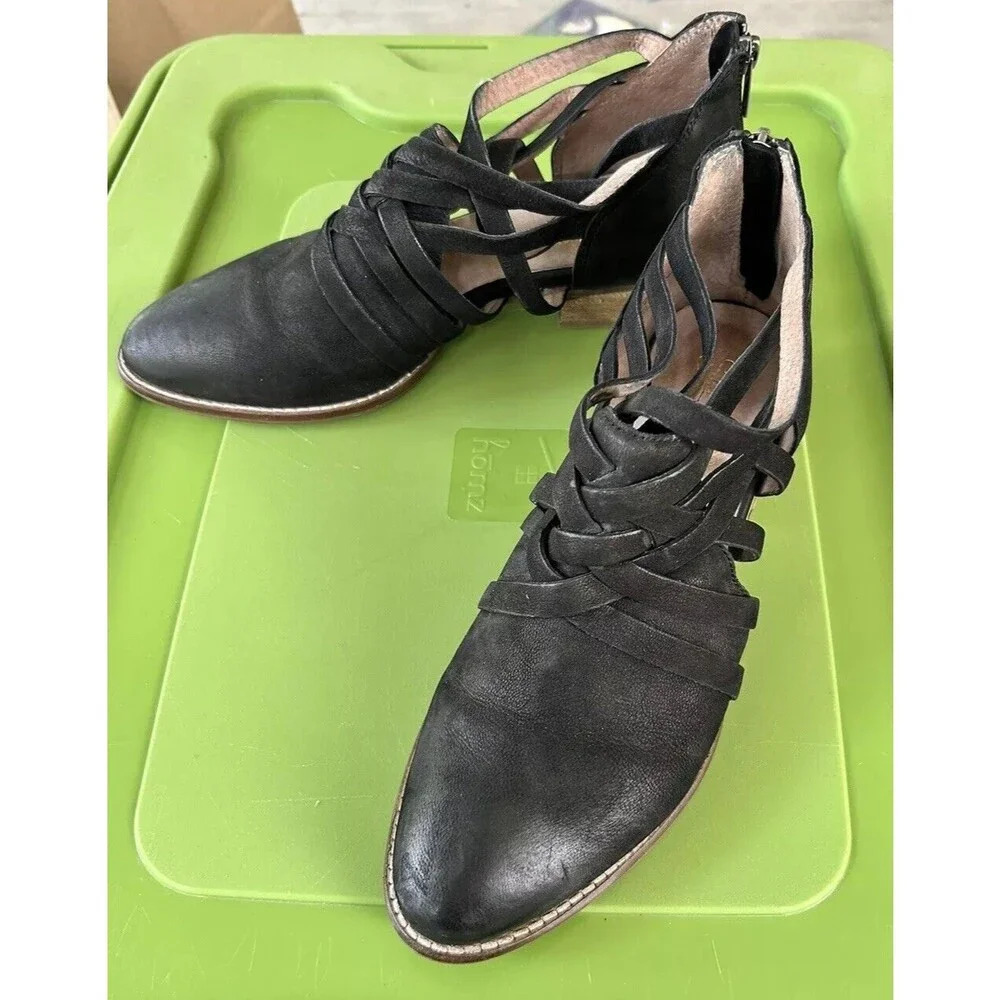 Seychelles So Blue Black Cutout Back Zip Leather Ankle Booties Womans Size 8